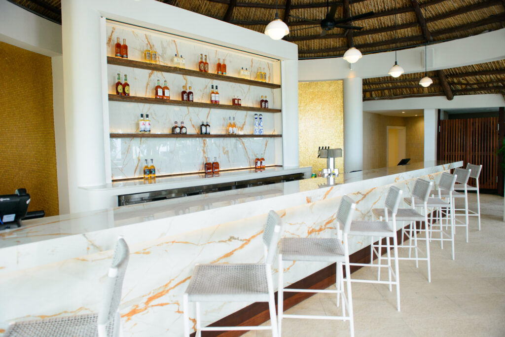 bar